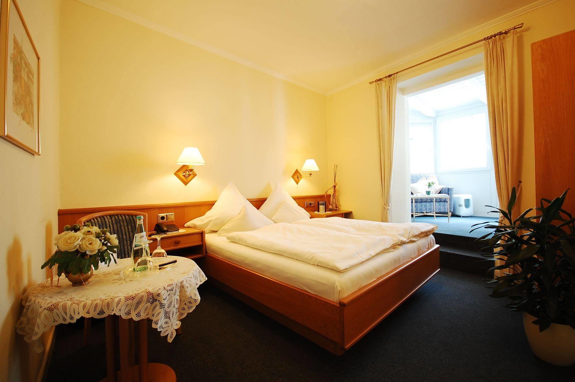 Hotel Binz 베른카슈텔쿠에스 외부 사진
