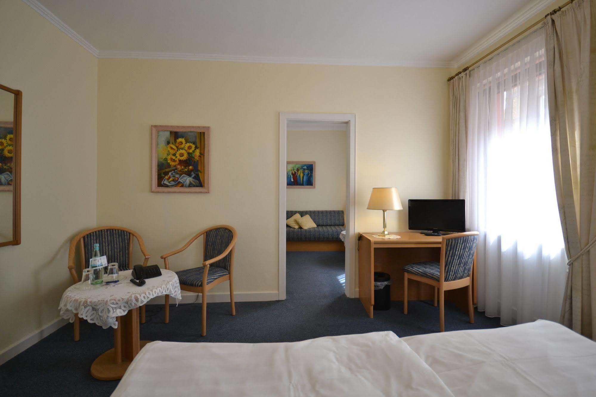 Hotel Binz 베른카슈텔쿠에스 외부 사진